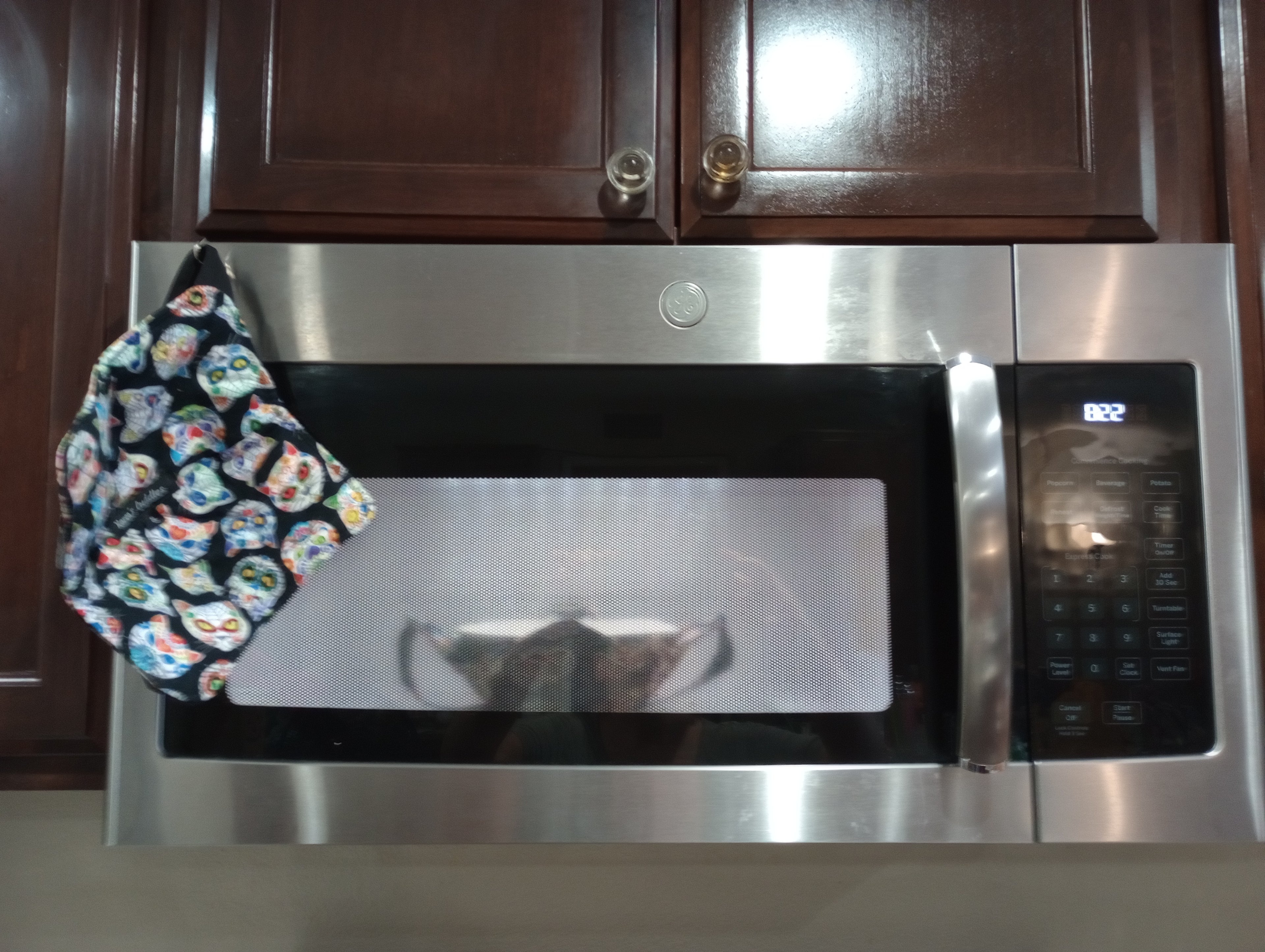 Calaveras de Azúcar (Sugar Skulls) Microwavable Bowl Cozy with Hand Support